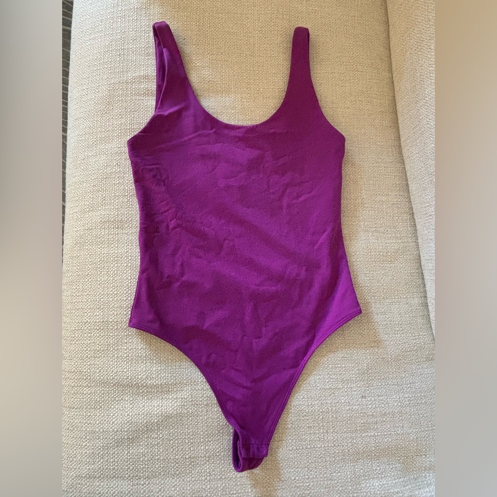 Aritzia Contour Crewneck Bodysuit